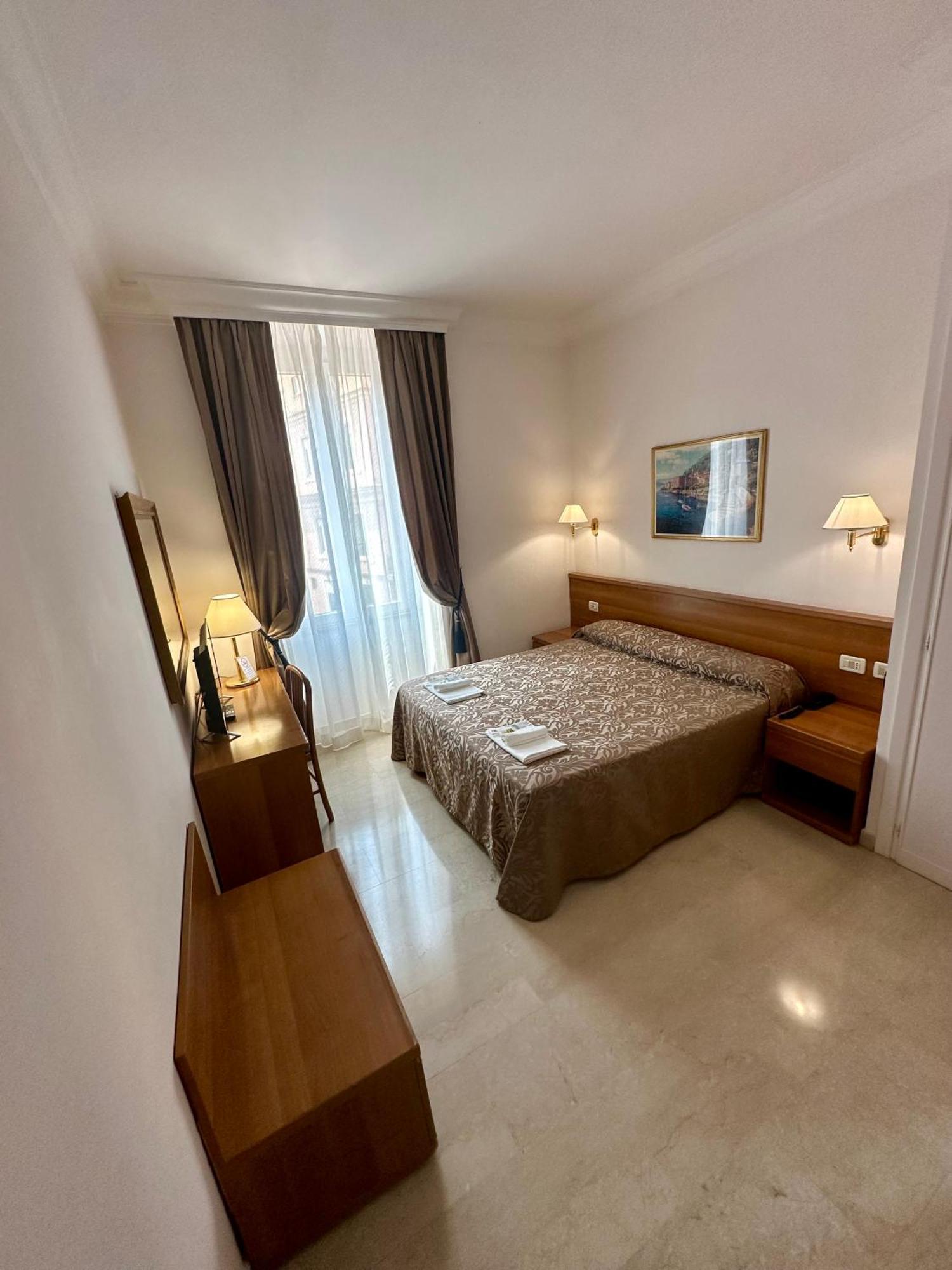 Hotel Principe Di Piemonte Rom Exteriör bild